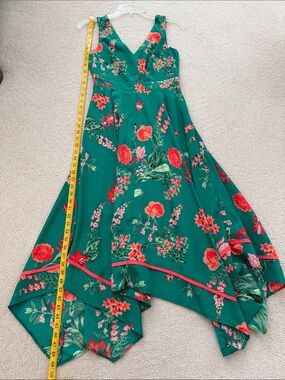 Vince Camuto Green Floral Maxi Dress with Red Flowers